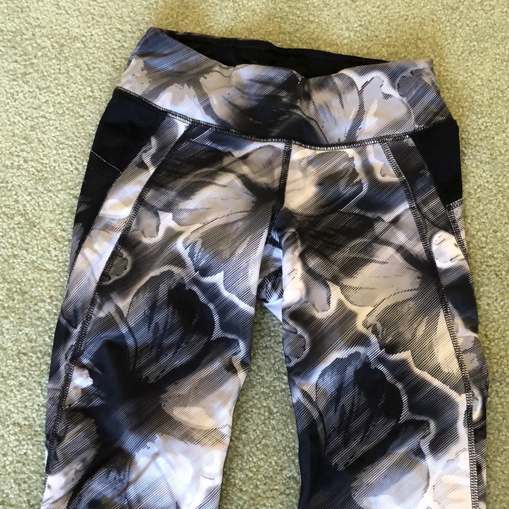 Work out capris - Picture 2 of 2